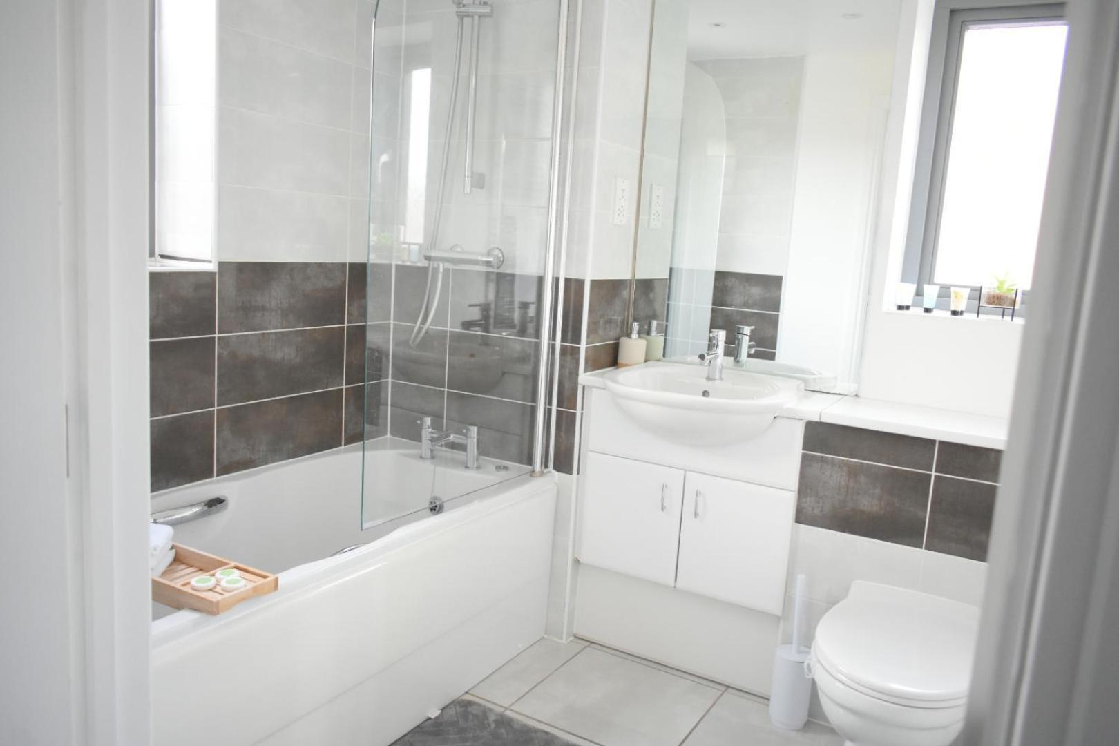 Luxury 2 Bedroom Northampton Townhouse With Balcony Dış mekan fotoğraf